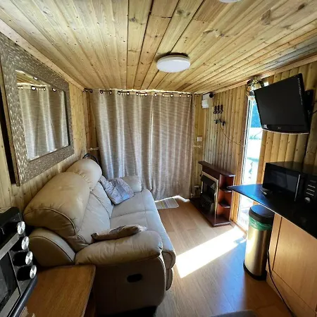 The Caduceus Quality Budget Cabins Chertsey Buitenkant foto