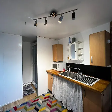 The Caduceus Quality Budget Cabins Chertsey Buitenkant foto