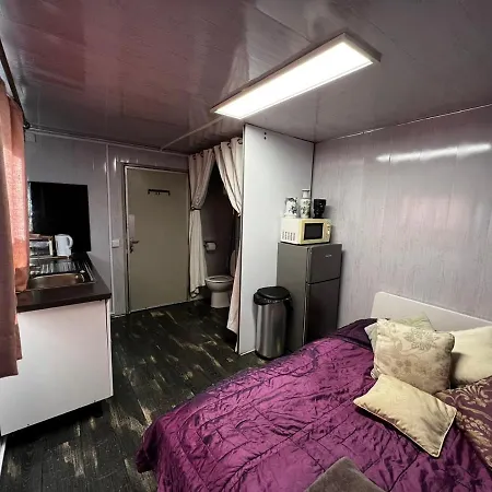 The Caduceus Quality Budget Cabins Chertsey Buitenkant foto